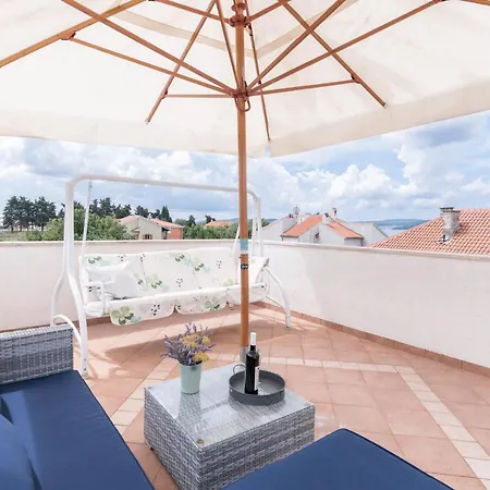 Apartment Zadar アパート