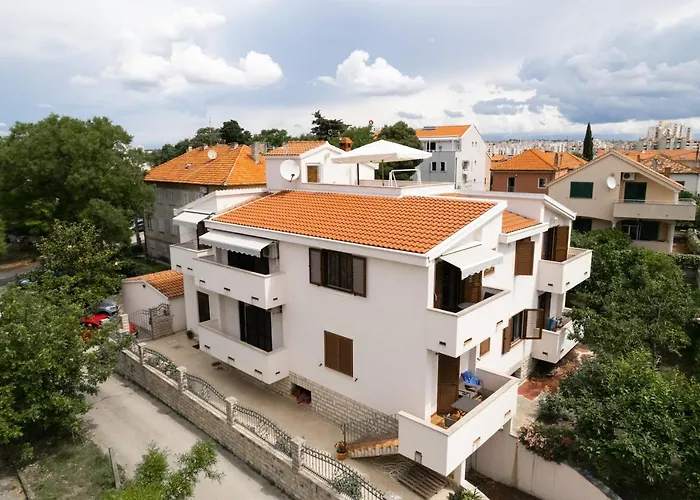 Apartment Zadar شقة *