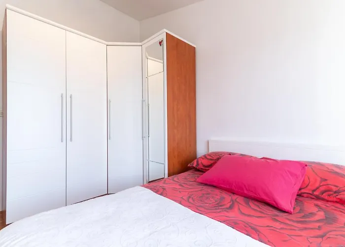 Apartment Zadar شقة